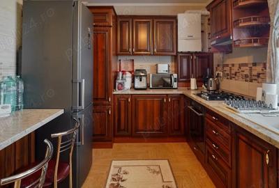 Casă cu 6 camere în Central - 2