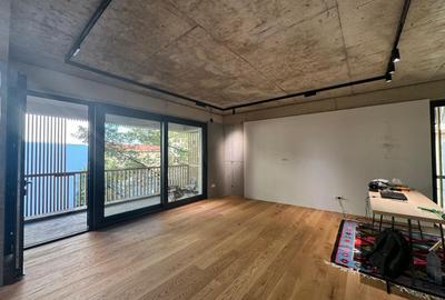 Apartament cu 3 camere semidecomandat în Dorobanți