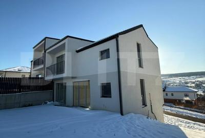 Duplex cu 4 camere cu Canalizare în Chinteni - 1