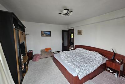 Casa 300mp utili- teren 550mp Sector 4 - Luica Giurgiului Piata Resita - 11