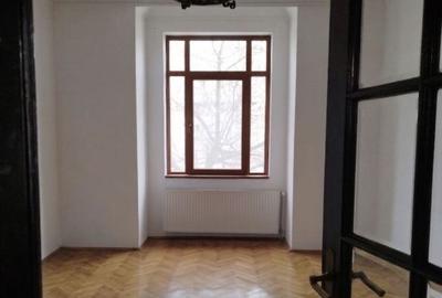 Apartament cu 3 camere în Moșilor - 1