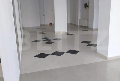 Spațiu comercial, de 180 mp, în Central - 4