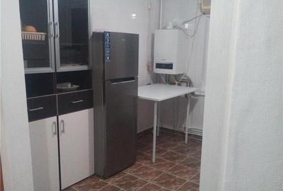 Apartament cu 3 camere decomandat, mobilat în Brâncoveanu