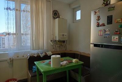 Apartament cu 4 camere decomandat în Progresul - 5