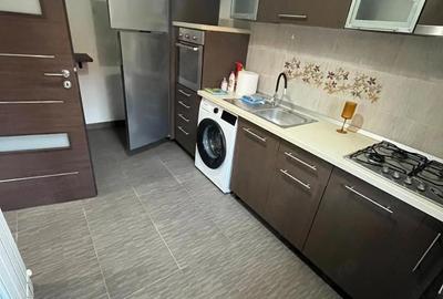 Garsonieră decomandată în Traian - 3