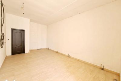 Spațiu comercial, de 32 mp, în Central - 3