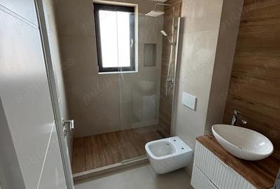 Case pe parter la marginea padurii - 1