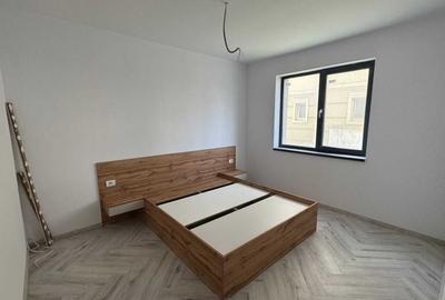 Decomandat, bucatarie inchisa. Curte. La asfalt. - 4