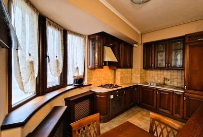 Apartament cu 2 camere semidecomandat, mobilat în 1 Mai - 10