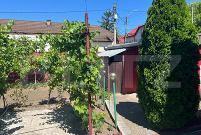 Casa de vanzare, cu 3 camere, 85 mp, zona semicentrala - 1