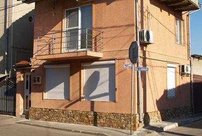 Casă cu 2 camere cu Teren 60 Mp în Decebal