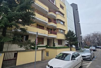 Garsonieră decomandată în Primăverii - 1