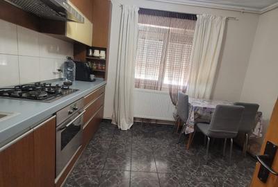 Inel II - Dezrobirii - 3 camere decomandate - 2 bai - centrala gaze- 500 euro - 39
