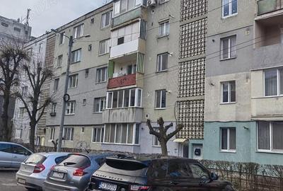 Apartament cu 3 camere decomandat în Central - 2