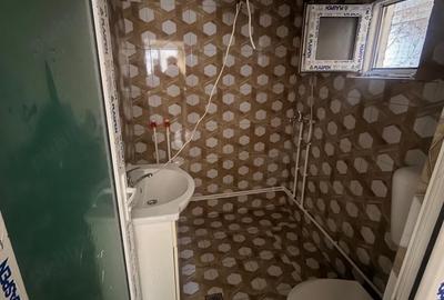 Casă cu 3 camere cu Teren 170 Mp în Km 4 - 13