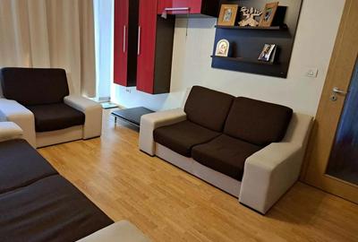 Apartament cu 4 camere decomandat în Confecții - 1