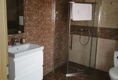 Spațiu comercial, de 1,000 mp, în Central - 9