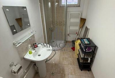 Garsonieră decomandată în Central