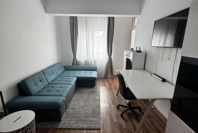 Apartament cu 2 camere decomandat, mobilat în Central