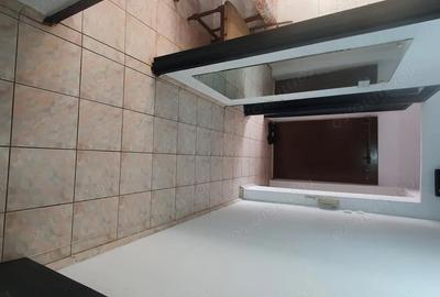 Apartament cu 3 camere semidecomandat, mobilat în Central - 3
