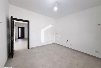 Casă cu 5 camere cu Teren 308.5 Mp în Albert - 4