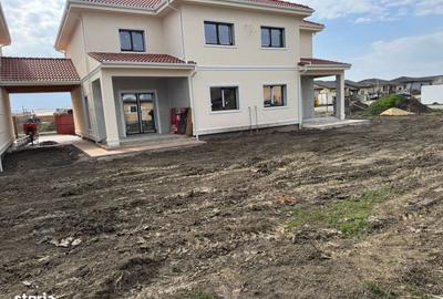 Casă cu 5 camere cu Teren 334 Mp în Central - 6