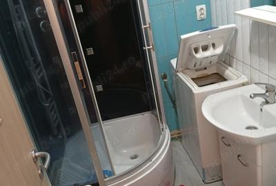 Apartament de inchiriat cu 2 camere,hol,baie,balcon inchis - 1