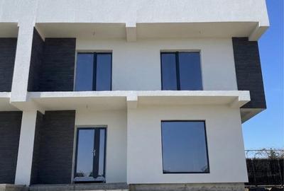 Casă cu 4 camere în Central - 2