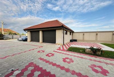 VILA MODERNA CU ETAJ, TEREN 1019 MP, DUBLU FRONT, ZONA LES - 3