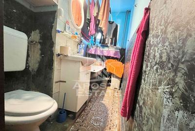 Apartament cu 3 camere semidecomandat în Dâmbovița