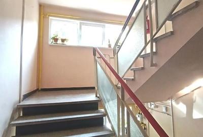 Apartament cu 3 camere decomandat în Drumul Taberei - 3