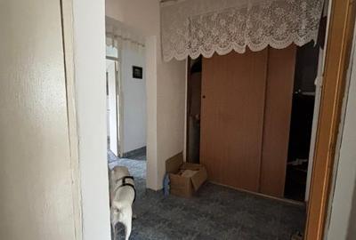 Apartament 3 camere decomandat, zona piață - 2