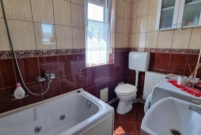 Etajul unei case- Apartament cu garaj si curte proprie - 8