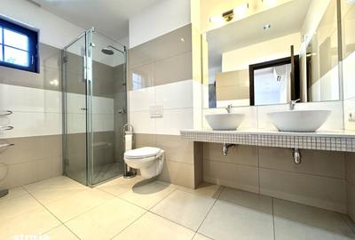 Casă cu 6 camere cu Teren 350 Mp în Central - 1