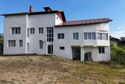 Casă cu 4 camere în Teișori - 3