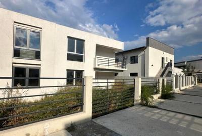 Casa situata in zona Mamaia Sat - 2