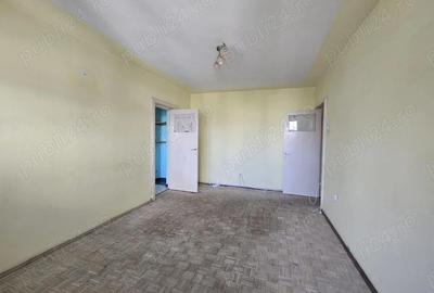 Ap. 3 camere Bd. Independentei - Scolilor - 1