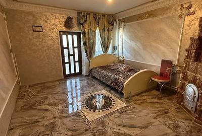 Casă cu 4 camere în Central - 2