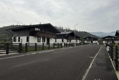 Casă cu 5 camere cu Canalizare în Central - 3