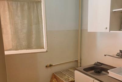 Garsoniera Policlinica Titan etaj 4/10 - 2