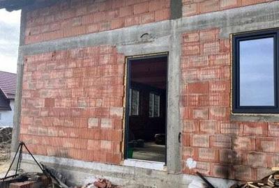Casa la rosu, 300 mp, 31 ari de teren, Maneuti-Fratautii Vechi - 3