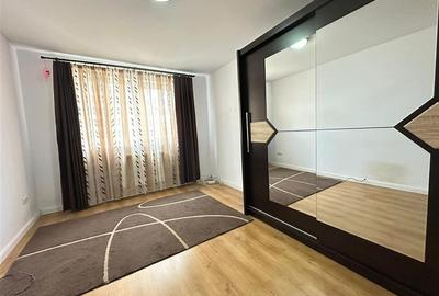 Apartament cu 3 camere semidecomandat, mobilat în Hipodrom 3 - 5