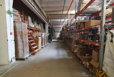 Spațiu industrial, în Astra - 3