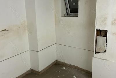 Spațiu comercial, de 120 mp, în P-ța Maria - 6