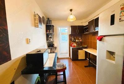 Apartament cu 3 camere semidecomandat în Central - 2