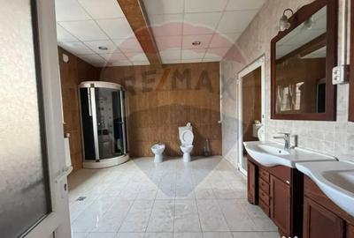 Apartament cu 4 camere decomandat în Orașul de Jos - 1