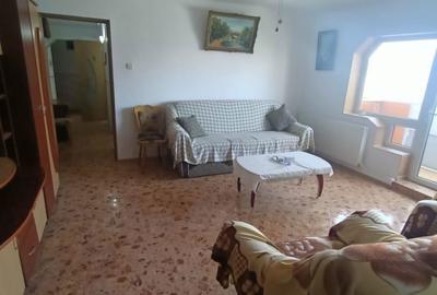 Apartament cu 3 camere semidecomandat în Pod - 2