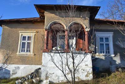 Casa Batraneasca Teren 3000mp - Glodeni Dambovita. - 1