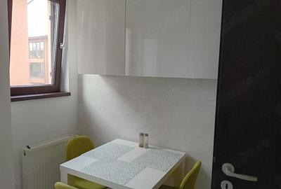 Apartament cu 2 camere decomandat în Roșu - 1