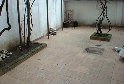 Casă cu 5 camere cu Canalizare în Ultracentral - 11